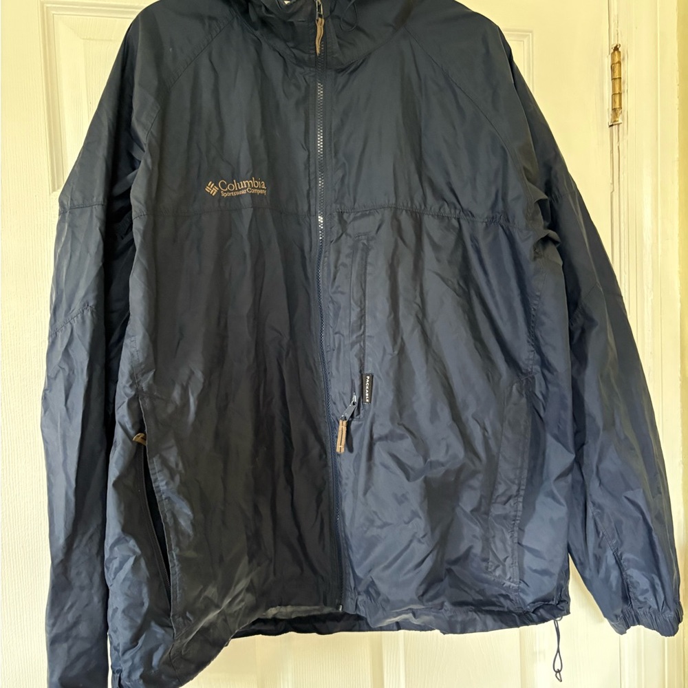 Columbia Men's Navy Outerwear